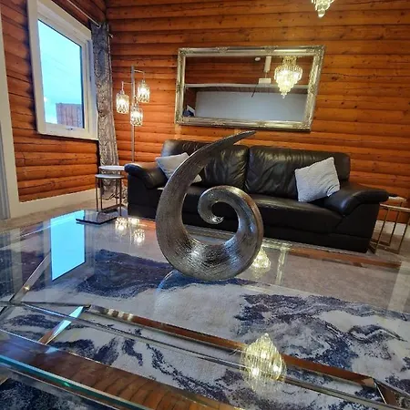 Kaoglen Warren - Pet Friendly - Hot Tub - Cairngorms Villa Blairgowrie and Rattray Exterior photo