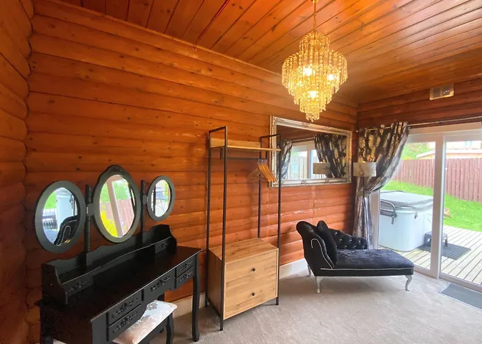 Kaoglen Warren - Pet Friendly - Hot Tub - Cairngorms