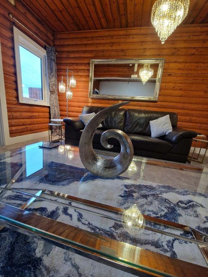 Kaoglen Warren - Pet Friendly - Hot Tub - Cairngorms Lodge *