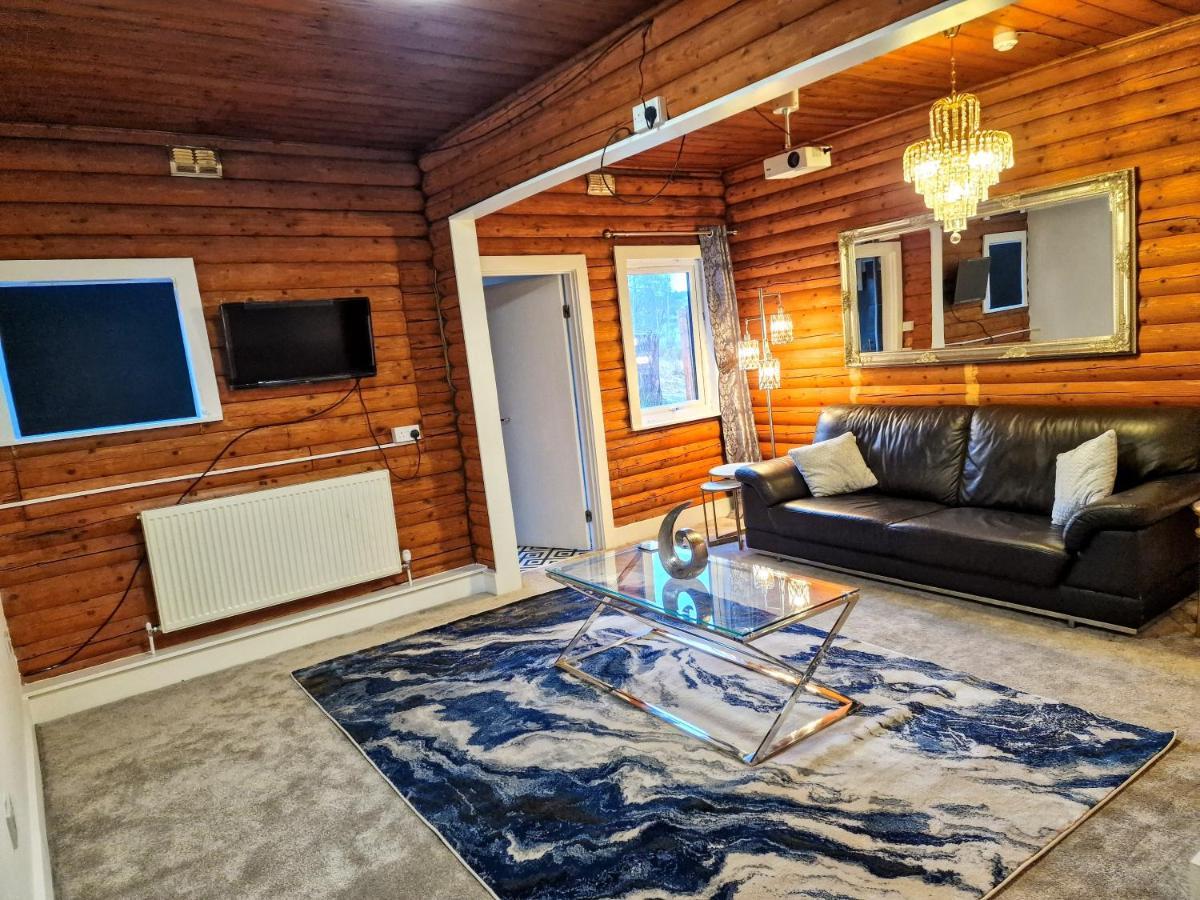 Kaoglen Warren - Pet Friendly - Hot Tub - Cairngorms Lodge Blairgowrie and Rattray