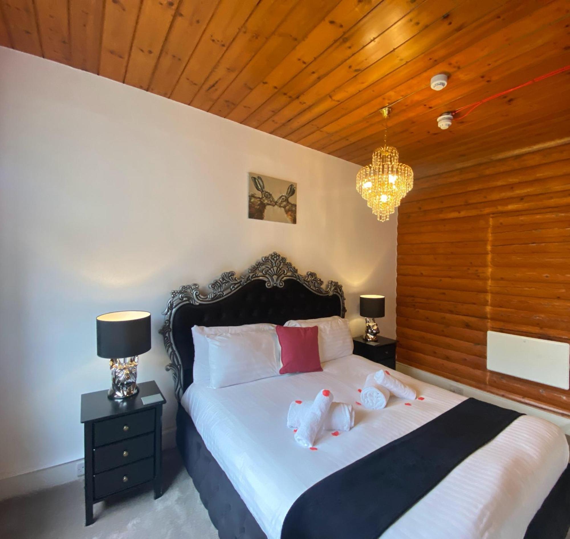Kaoglen Warren - Pet Friendly - Hot Tub - Cairngorms Lodge Blairgowrie and Rattray