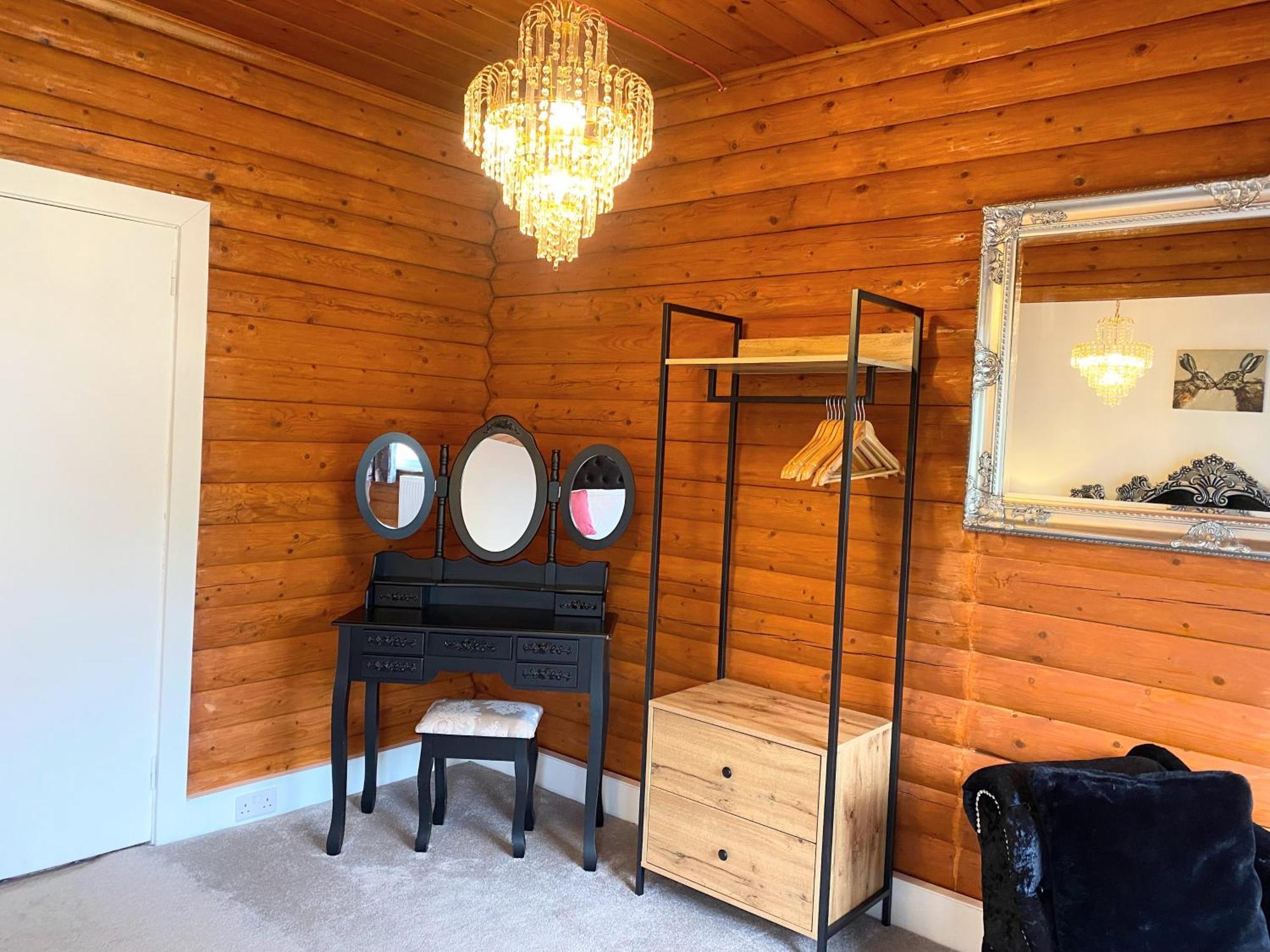 Lodge Kaoglen Warren - Pet Friendly - Hot Tub - Cairngorms Blairgowrie and Rattray